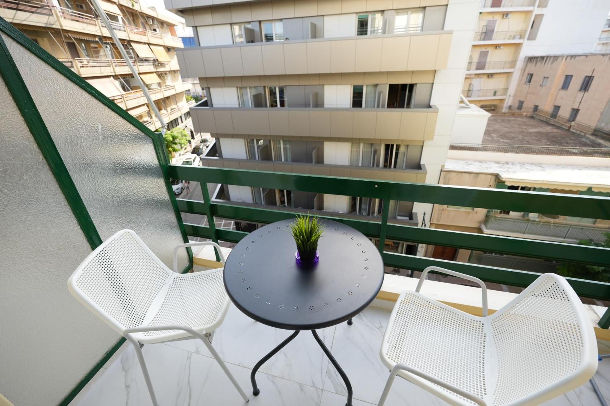 Couples Cozy Seaside Apartment Loutráki